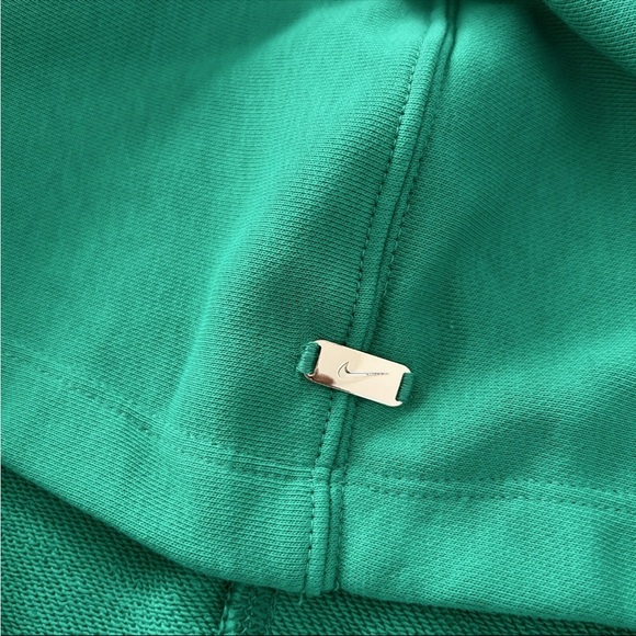 NIKE Vibrant Green Cropped Hoodie - Picture 6 of 9